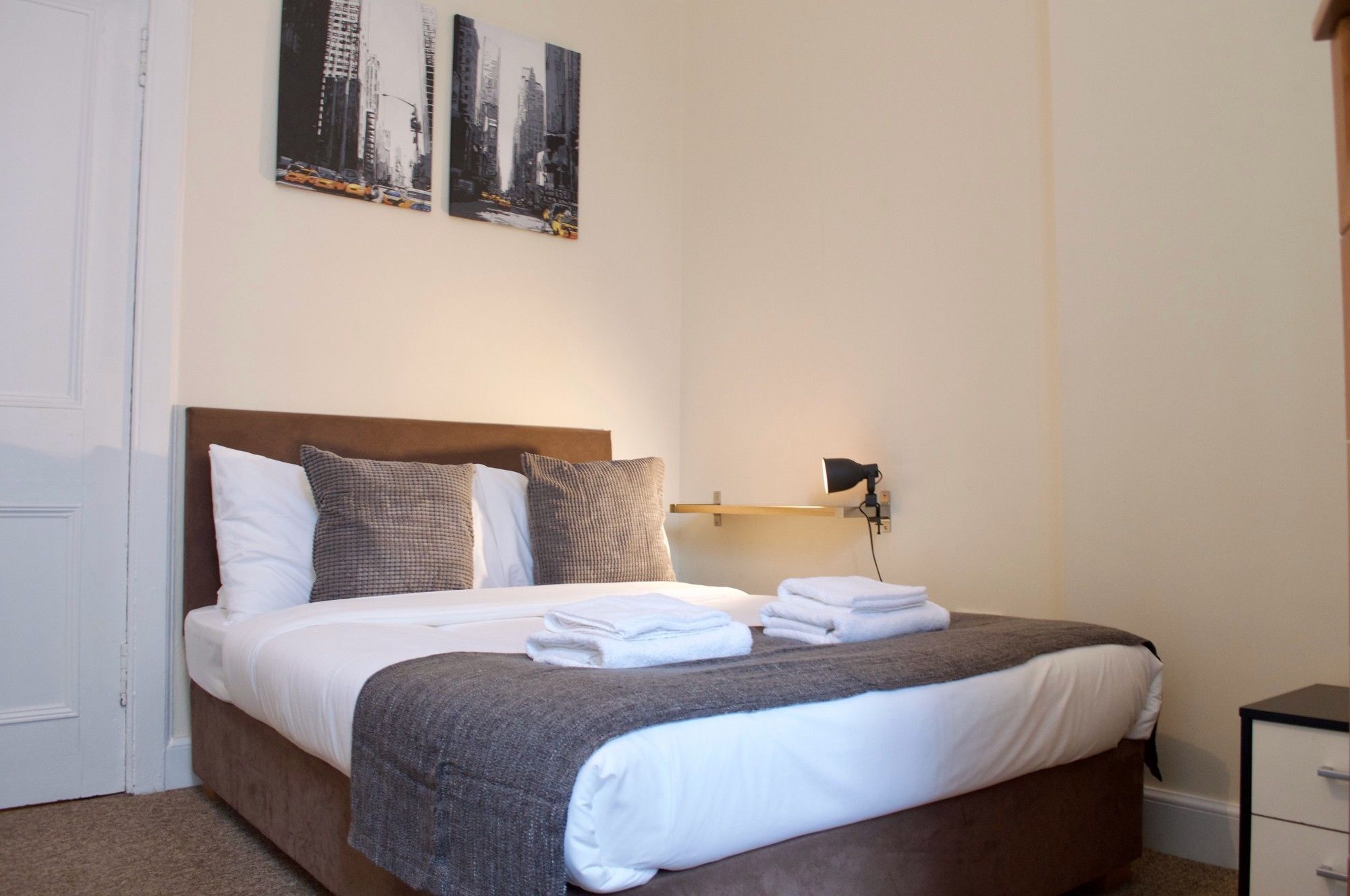 3 Bedroom Apartment Accommodates 8 EDI Kültér fotó